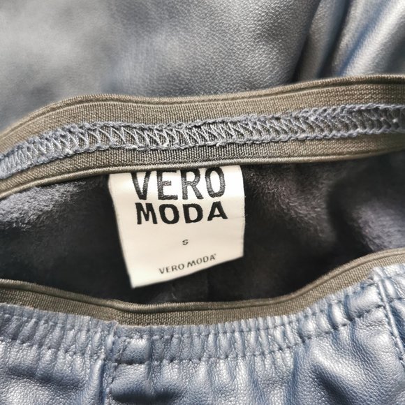 Vero Moda Faux Leather Leggings - Picture 3 of 3